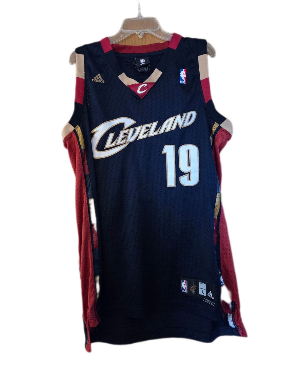 VTG NBA Adidas Cleveland Cavaliers  Basketball Jersey Jones #19 Size Large
